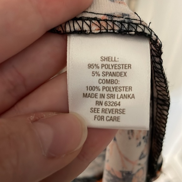 Dressbarn Bohemian Floral Mini Dress w/ Lace Detail Sleeves & open back, size 6 - Picture 4 of 6